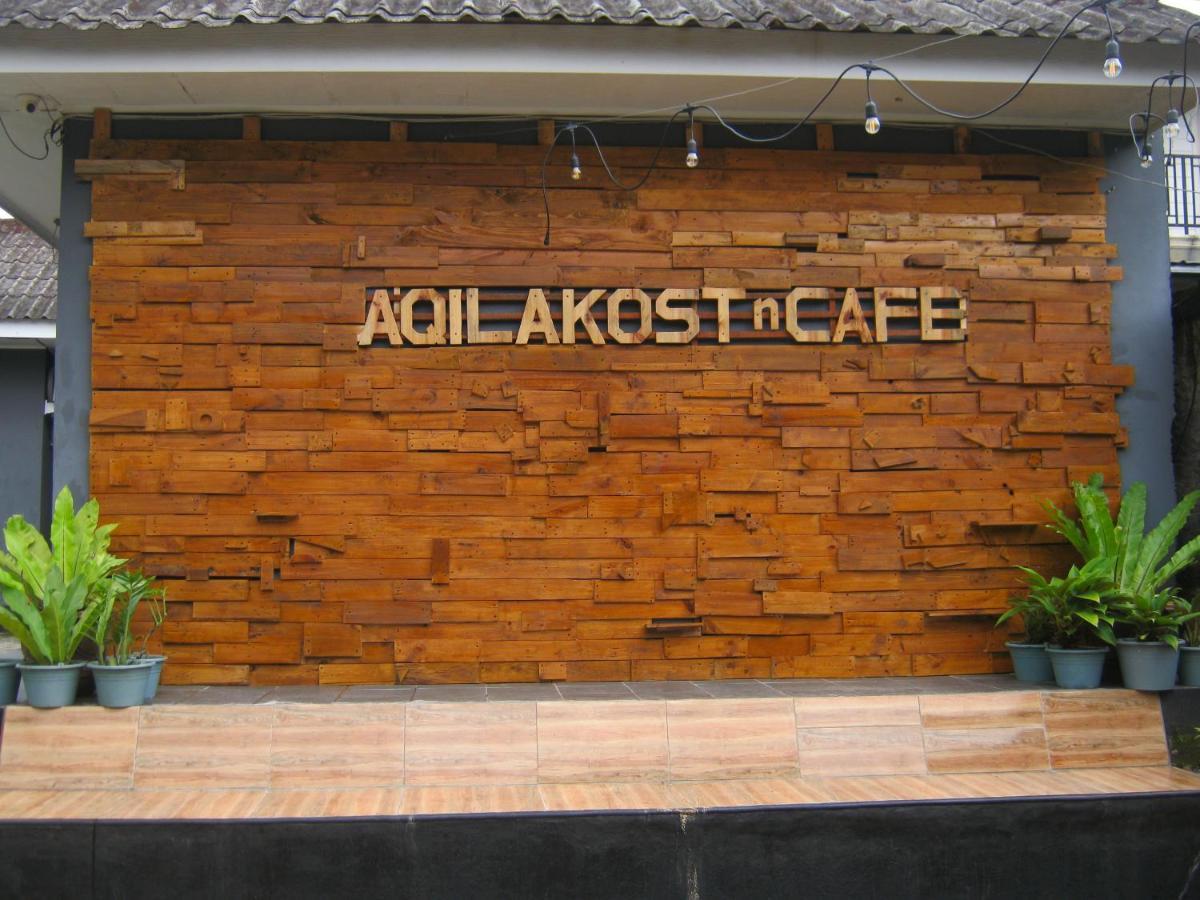 ホテル Aqilakost N Cafe Gadog Puncak ボゴール エクステリア 写真